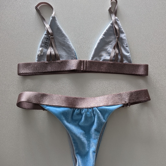 Boutique JYork Velvet Swimsuit - Picture 2 of 3